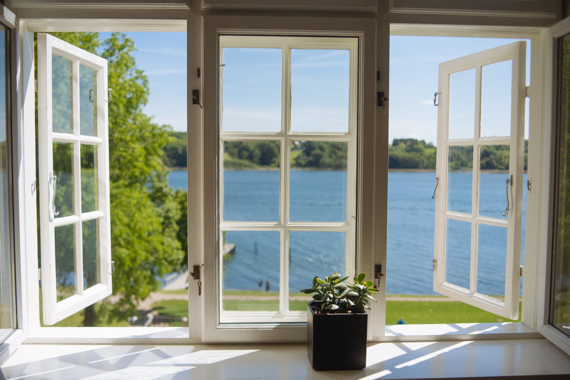 What To Know About Window Warranties