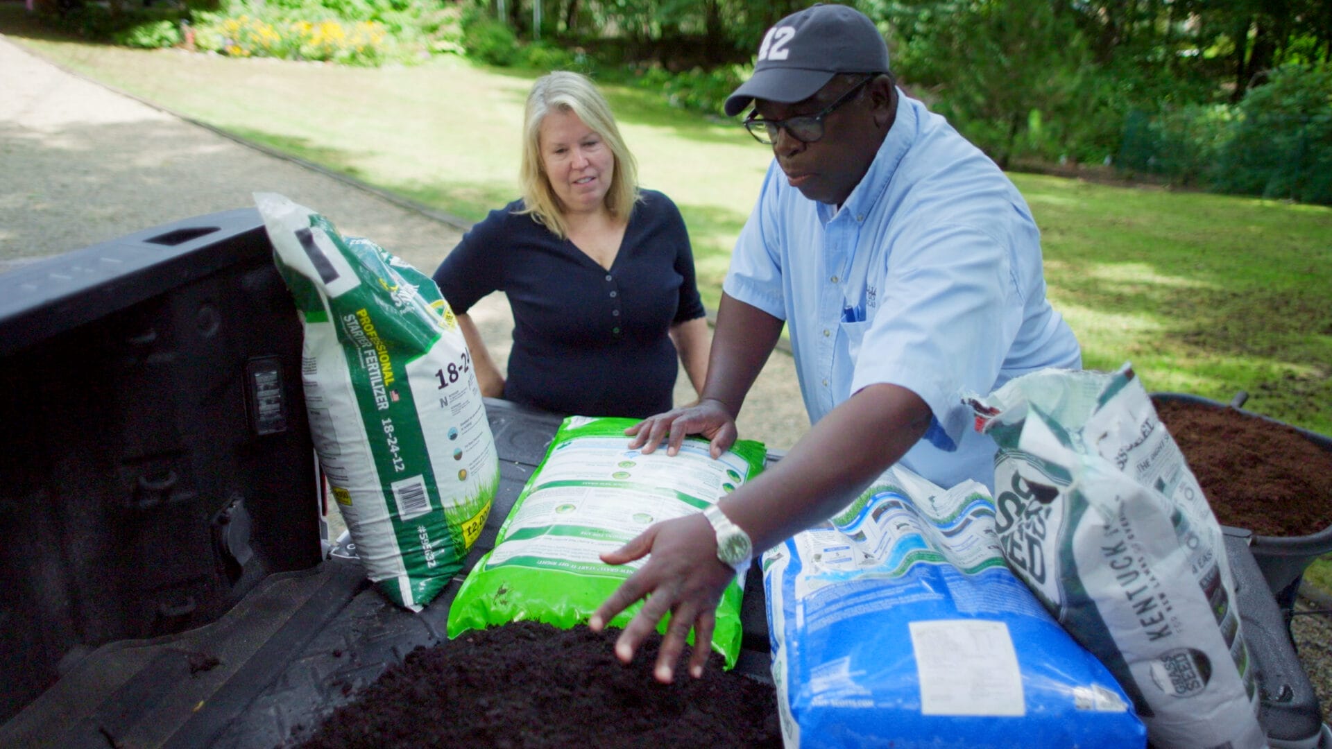 S23 E24: Lee Gilliam helps revive a dying lawn