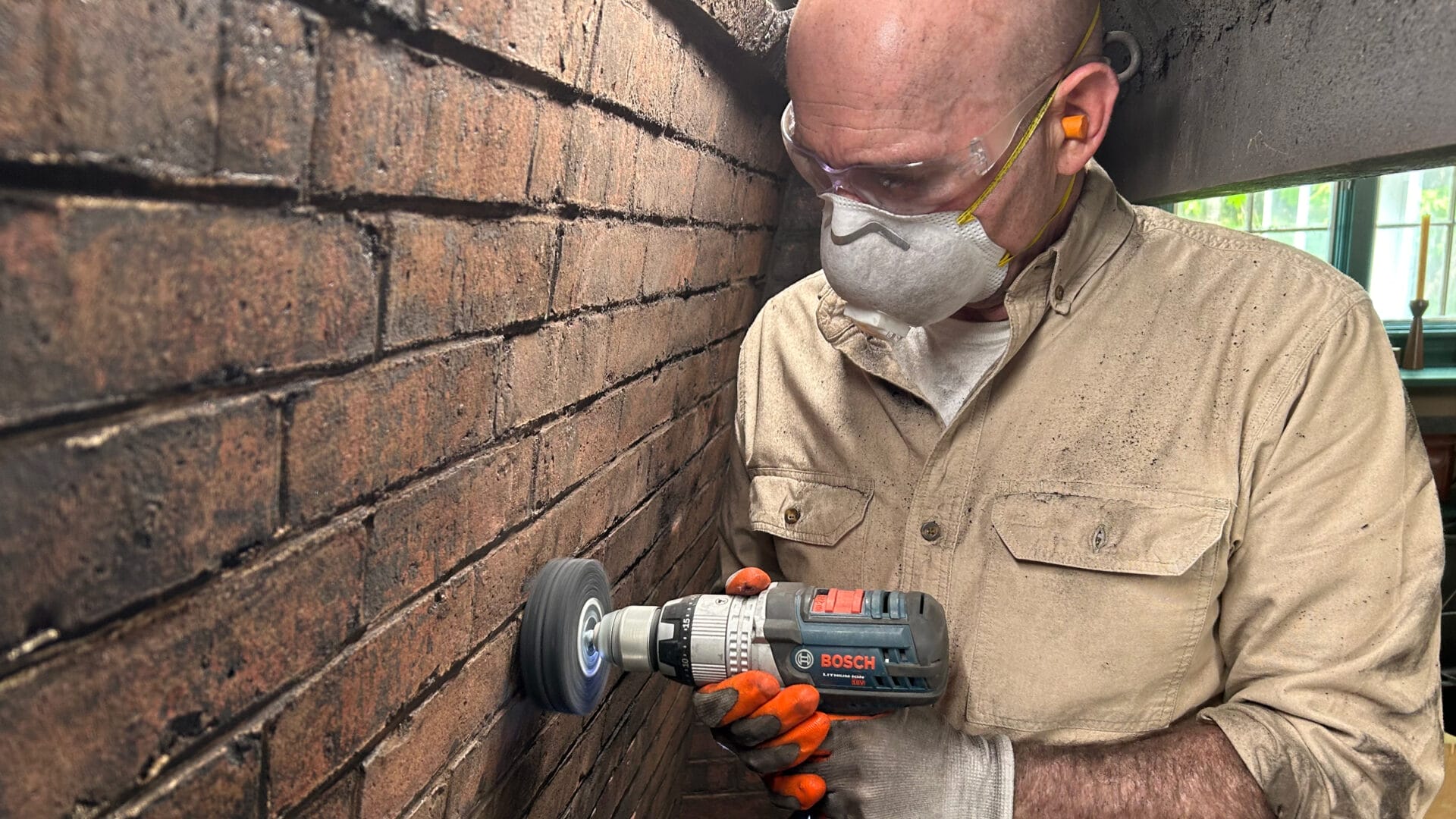 S22 E4: Mark McCullough clears creosote from fireplace brick