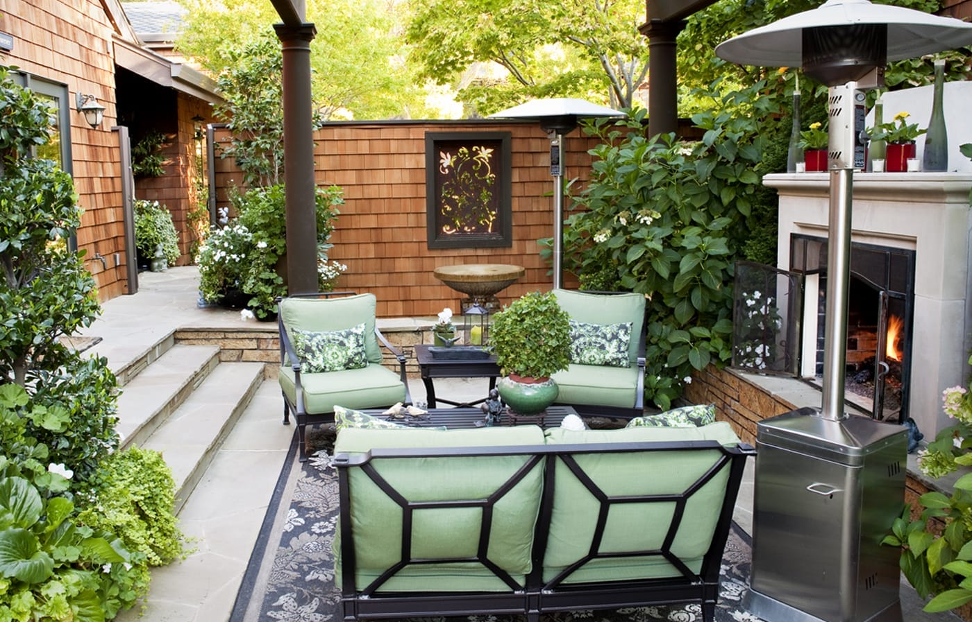 Functional and pleasant outdoor patio